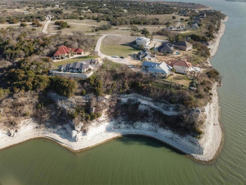 10059 Bluffview Ct, Whitney, TX 76692 - photo 1