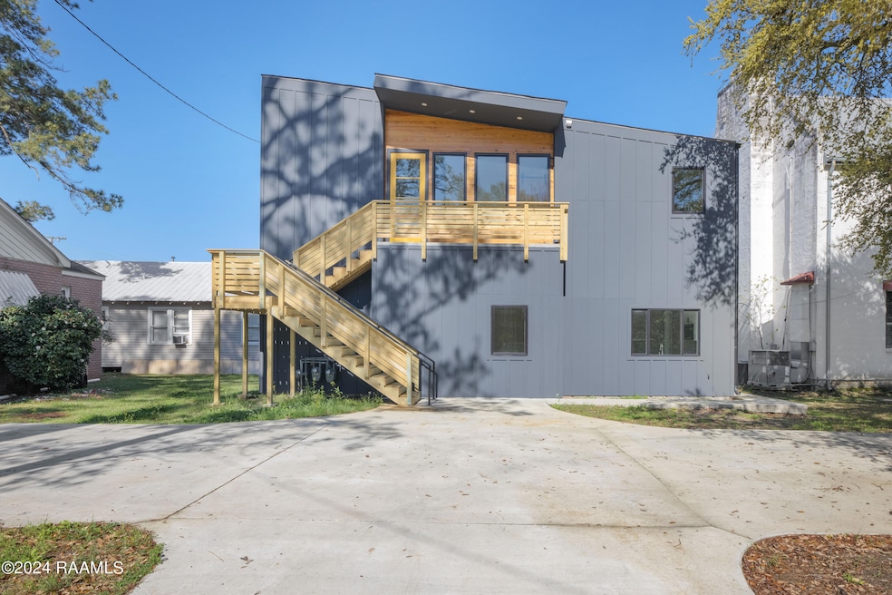 306 W Taft-1