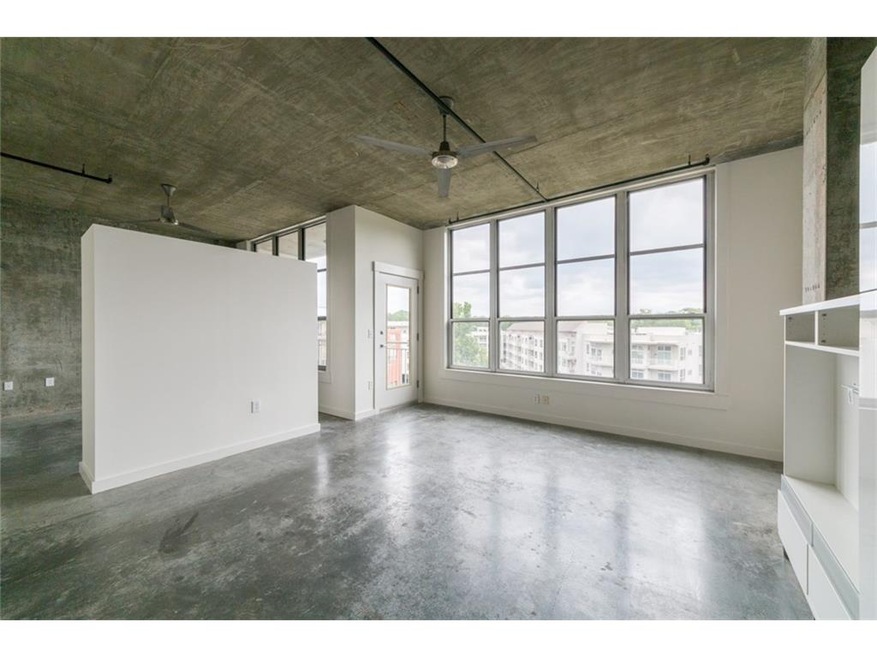 Beautiful Top Floor Unit