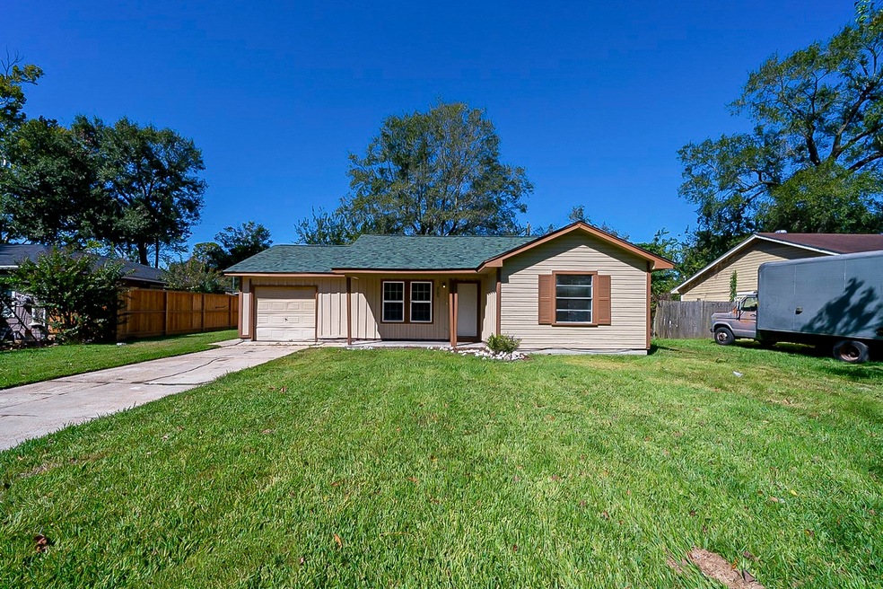 7417 Claiborne St, Houston, TX 77016 - photo 1