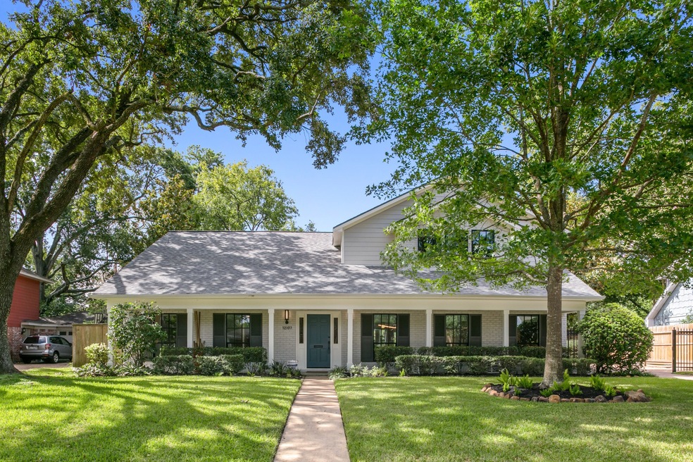 12107 Kimberley Ln, Houston, TX 77024 - photo 1