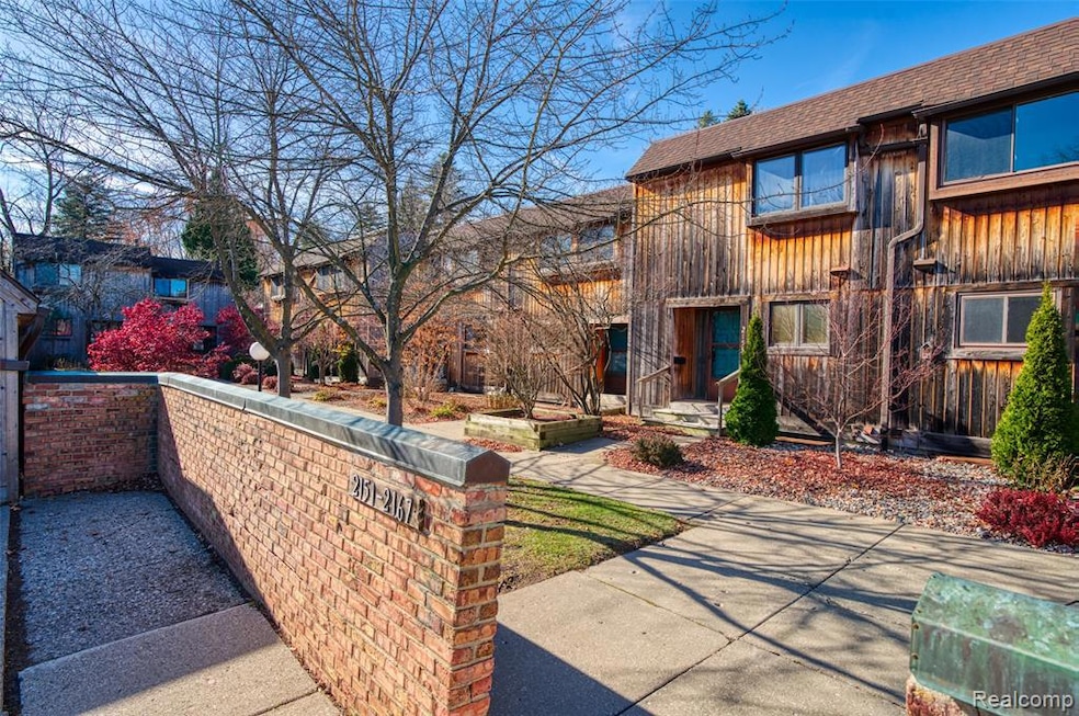 2155 Pauline Ct, Ann Arbor, MI 48103 - photo 1