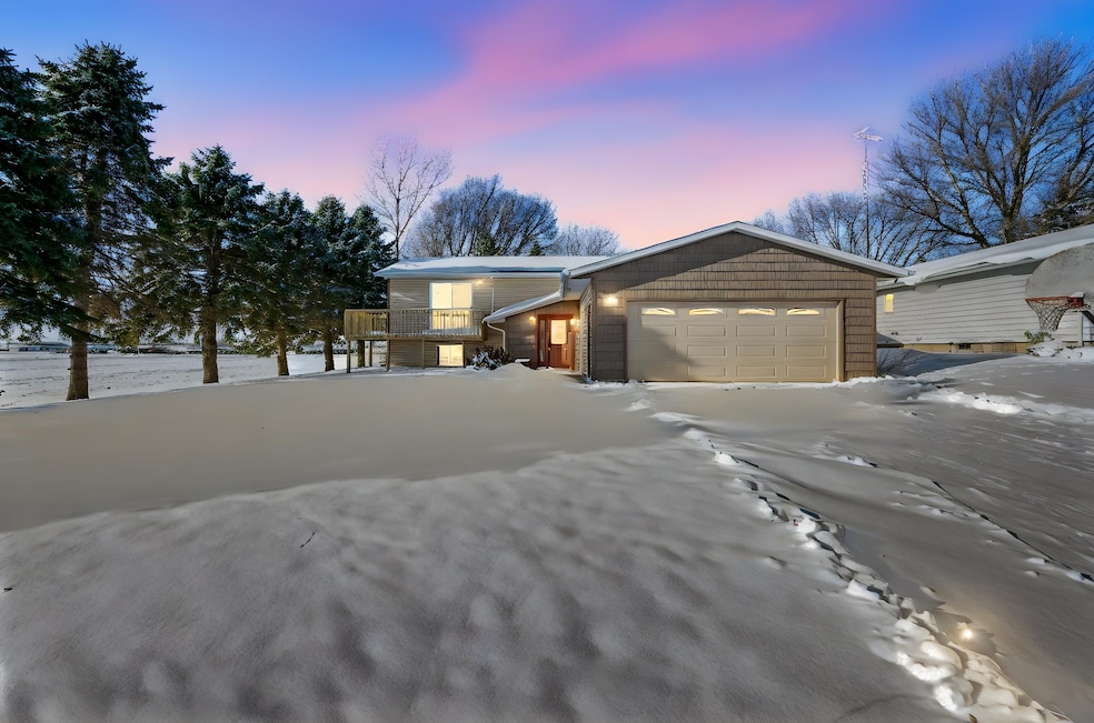 225 S 7th Ave E unit E, Truman, MN 56088 - photo 1