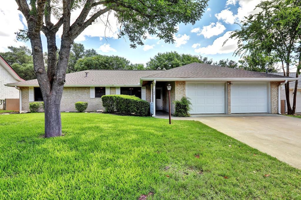 122 Frederick Rd, Fredericksburg, TX 78624 - photo 1