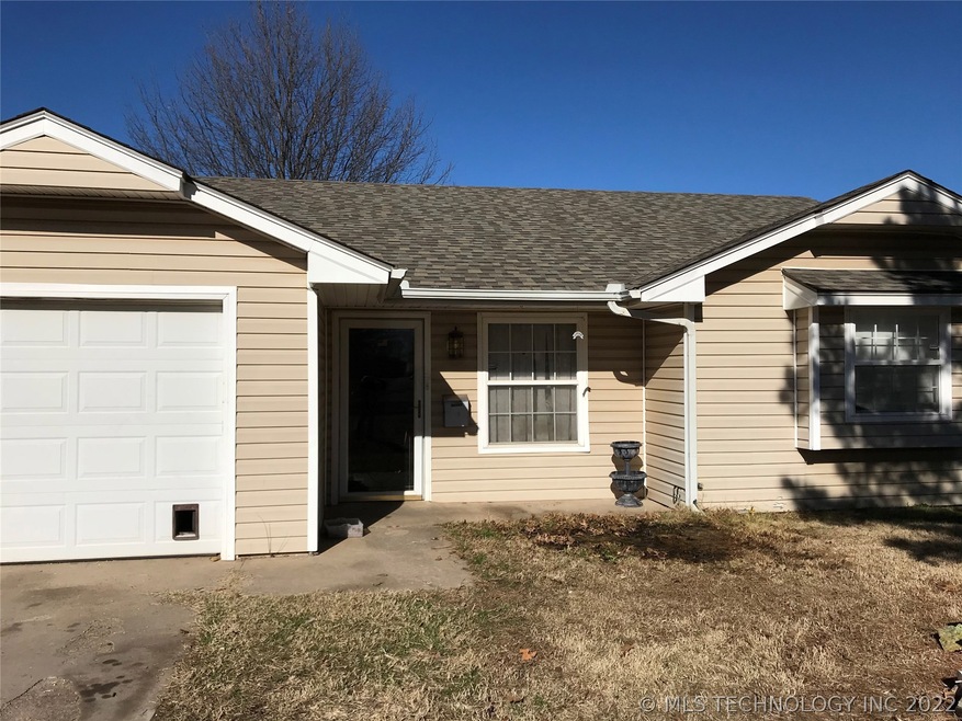 302 W 37th St, Shawnee, OK 74804 - photo 1