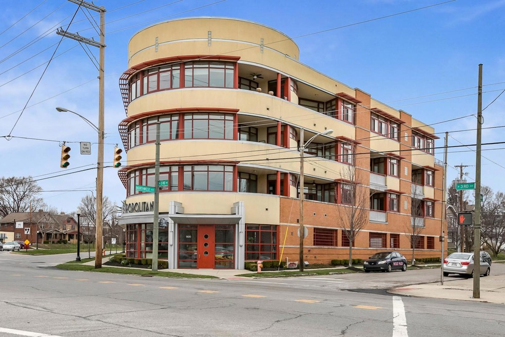 1300 Northwest Blvd #202