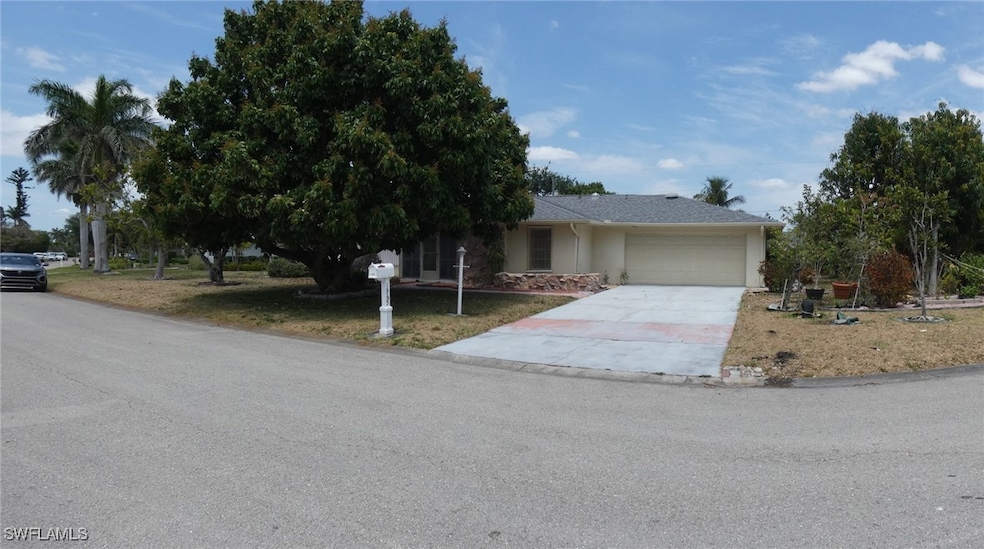 1365 Kingswood Ct, Fort Myers, FL 33919 - photo 1