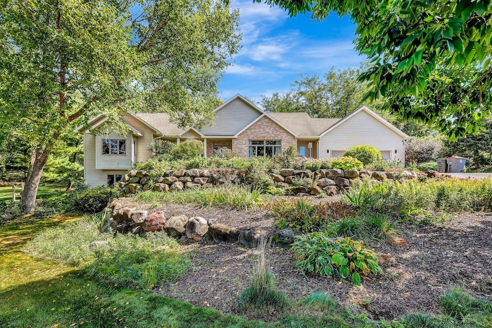 8328 N Cemetery Rd, Evansville, WI 53536 MLS 1963591