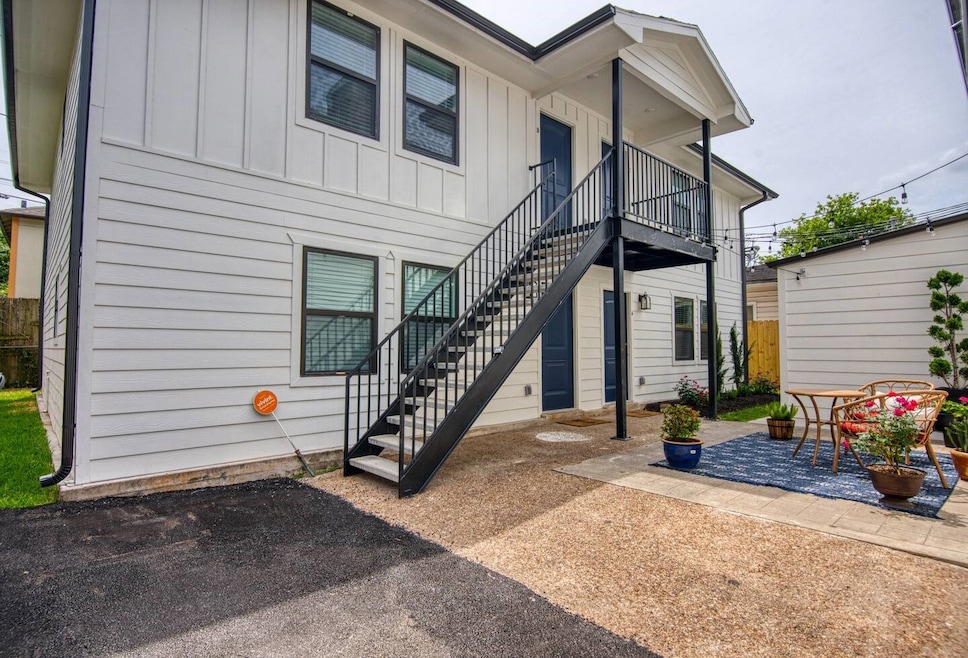 2212 Rosewood St unit F, Houston, TX 77004 - photo 1