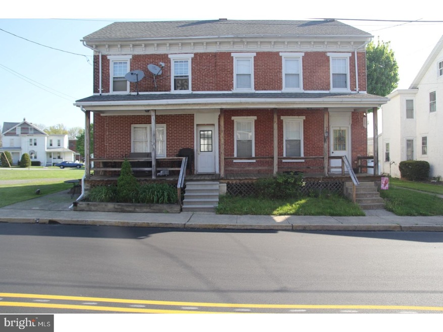 125 E Chestnut St, Bechtelsville, PA 19505 - photo 1