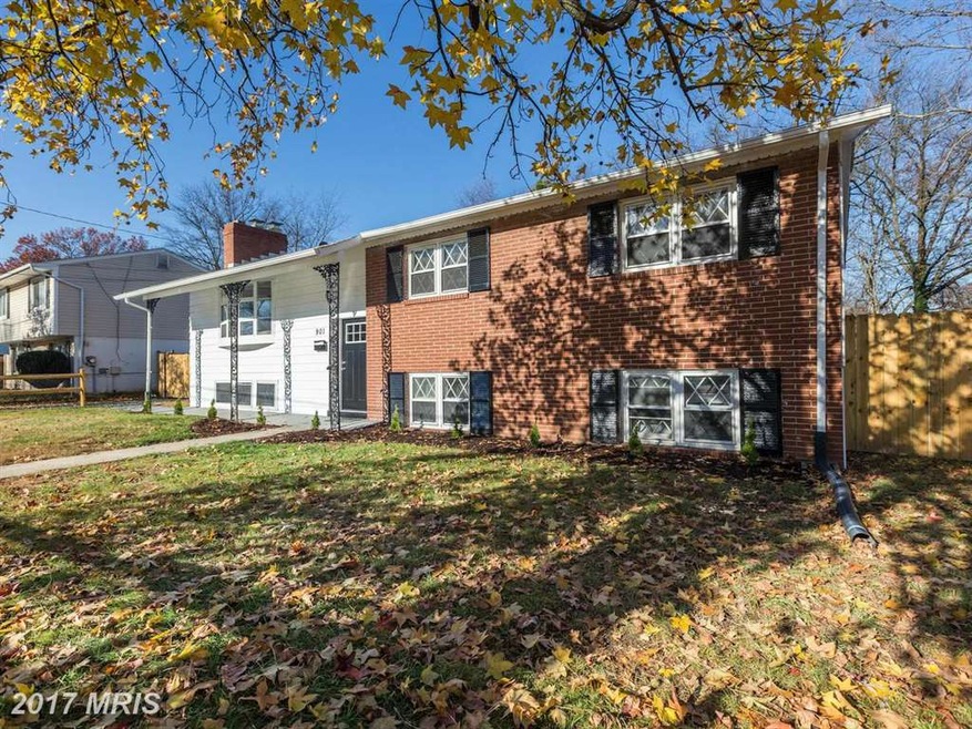 901 Clovis Ave, Capitol Heights, MD 20743 - photo 1