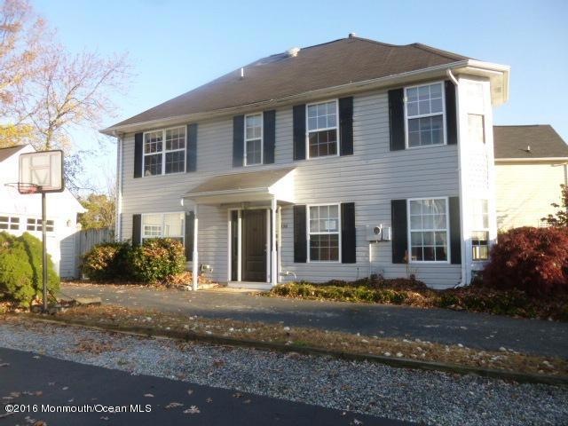 130 Hamlet Ct, Toms River, NJ 08753 - photo 1