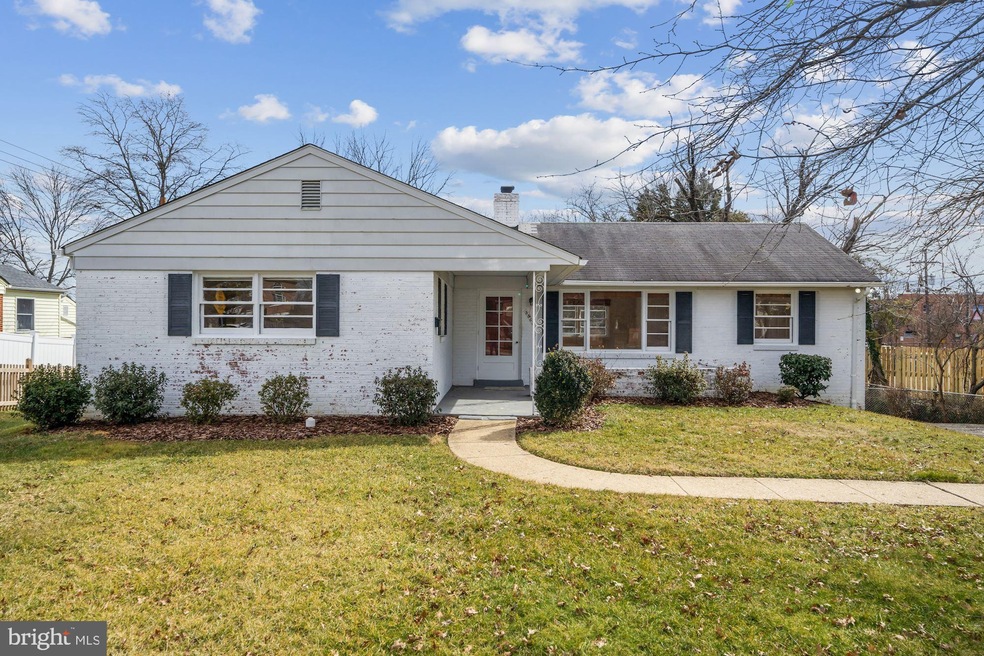 5863 Glen Forest Dr, Falls Church, VA 22041 - photo 1