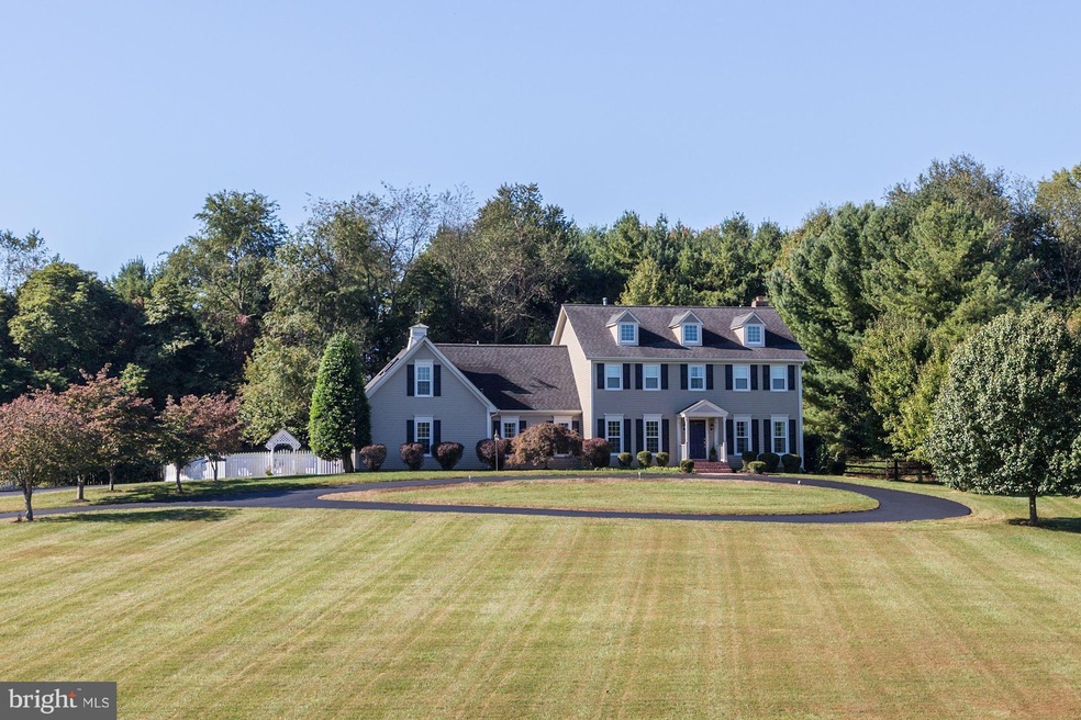 22010 Foxlair Rd, Gaithersburg, MD 20882 - photo 1