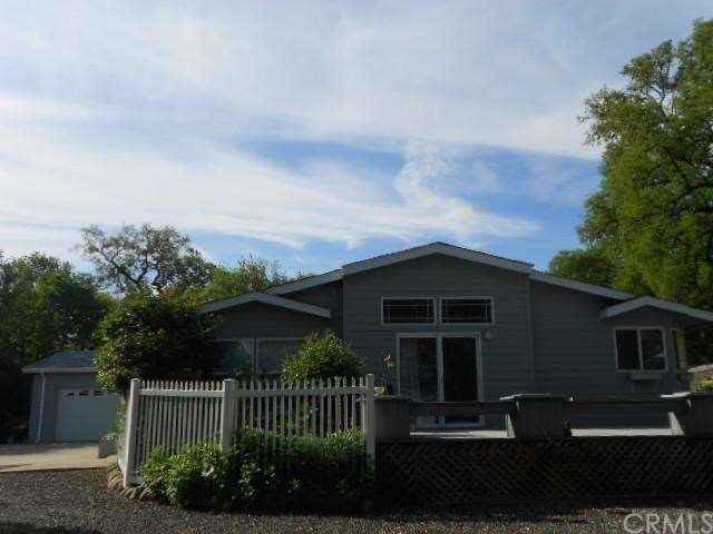 Beautiful triple wide manufactured home on 4+ priv