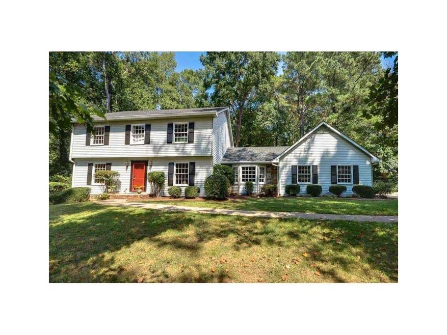 Exterior Front. Picturesque Beauty in Wonderful No
