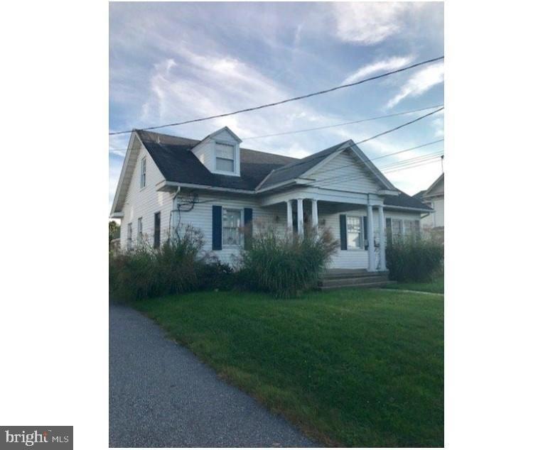 196 W Main St, Leola, PA 17540 - photo 1