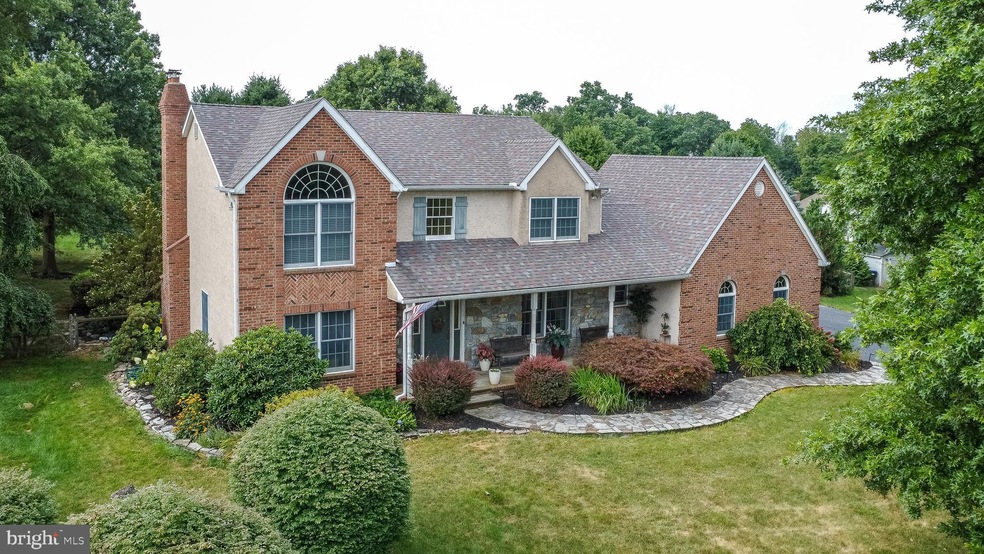 124 Crestview Dr, Barto, PA 19504 - photo 1