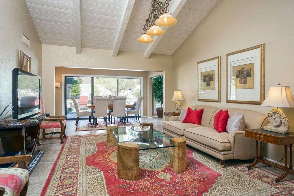 01FamilyRoom