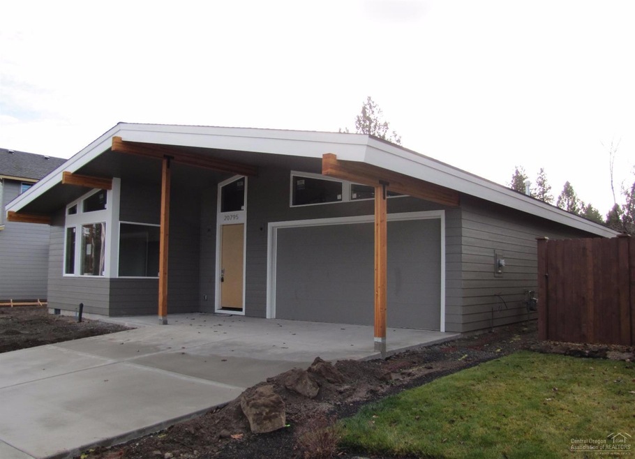 20795 SE Hollis Ln, Bend, OR 97702 - photo 1