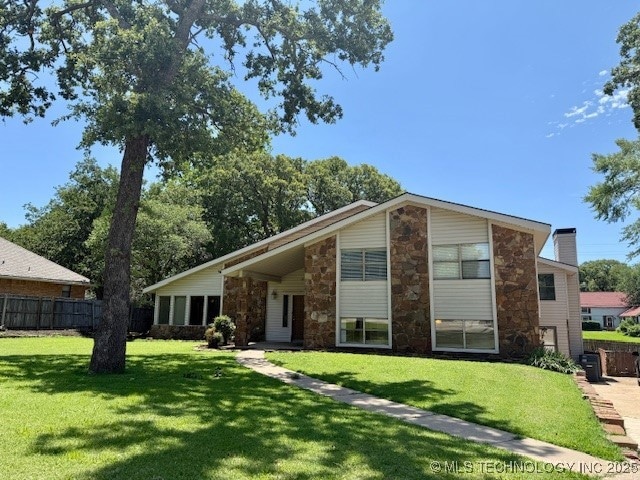 2208 Wimbledon Ct, Ardmore, OK 73401 - photo 1