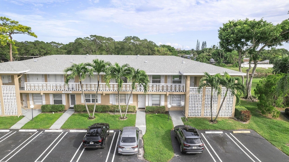 1050 Citrus Way unit 203, Delray Beach, FL 33445 - photo 1