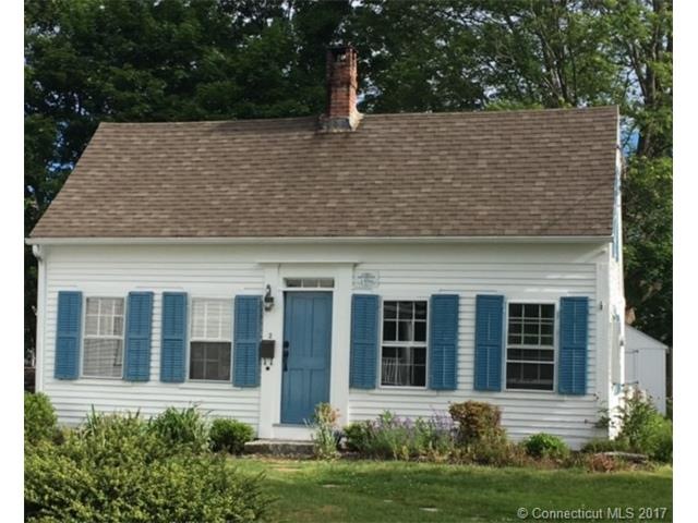 Charming 1770 cape in downtown Mystic. Off street 