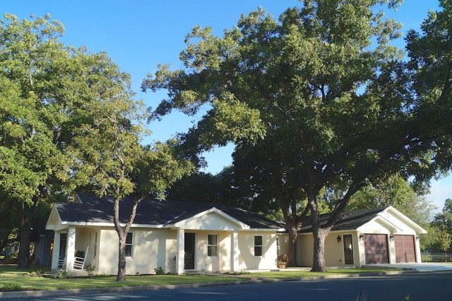 308 S Edison St, Fredericksburg, TX 78624 - photo 1