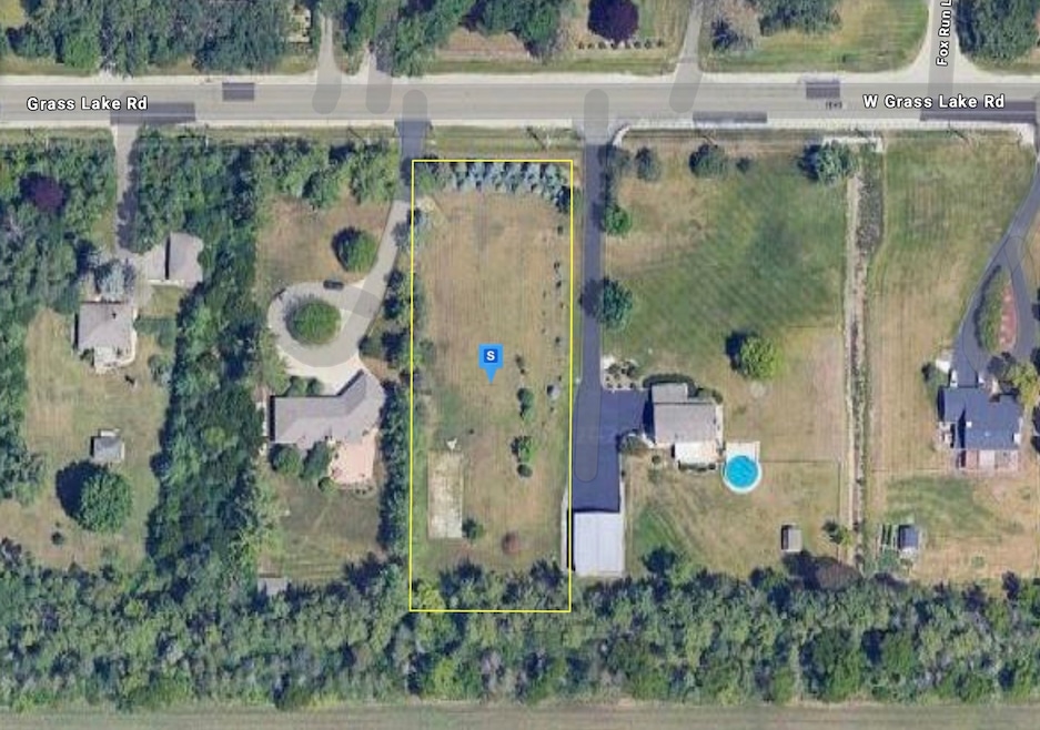 23901 W Grass Lake Rd, Antioch, IL 60002 - photo 1