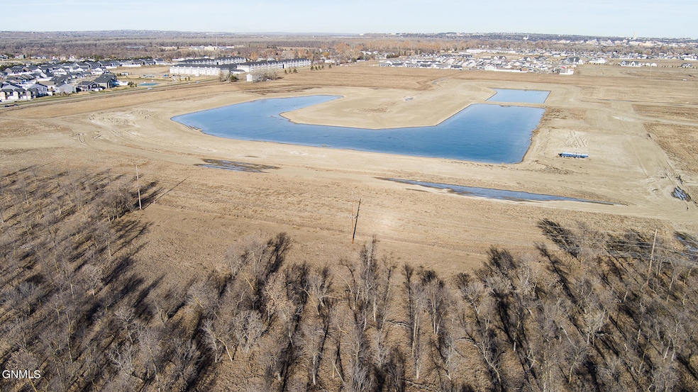 41 Rutland Cir, Bismarck, ND 58504 - photo 1