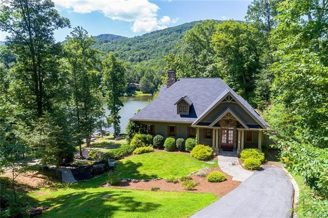 Lakefront Paradise on Oversized Homesite.