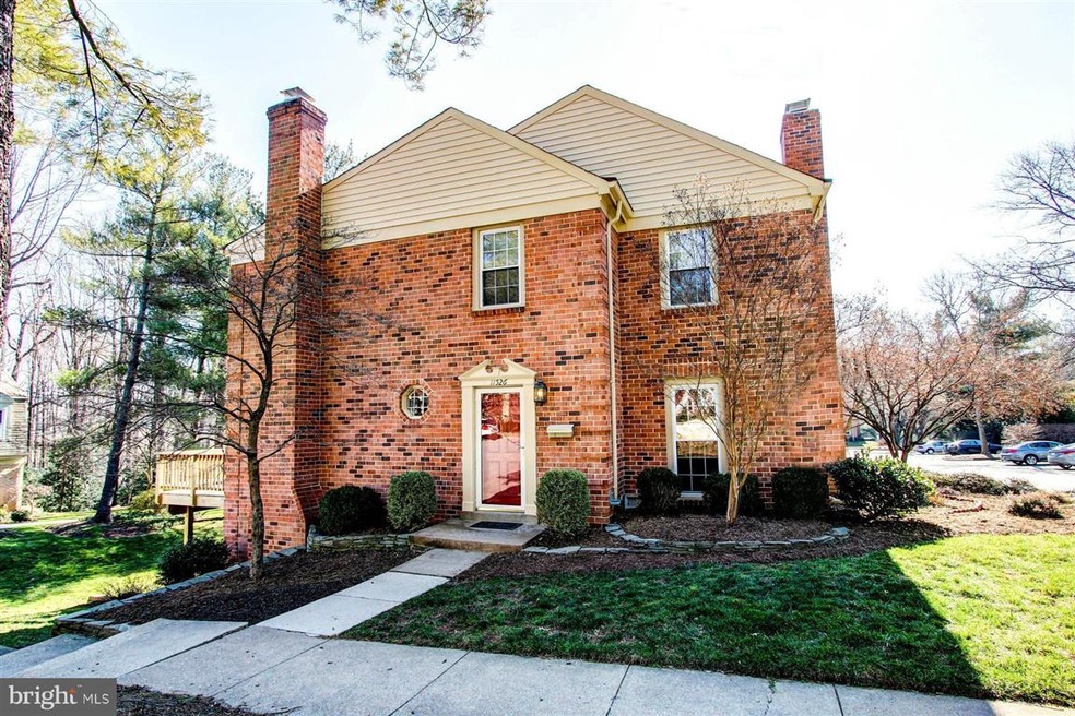 11526 Pine Cone Ct, Reston, VA 20191 - photo 1