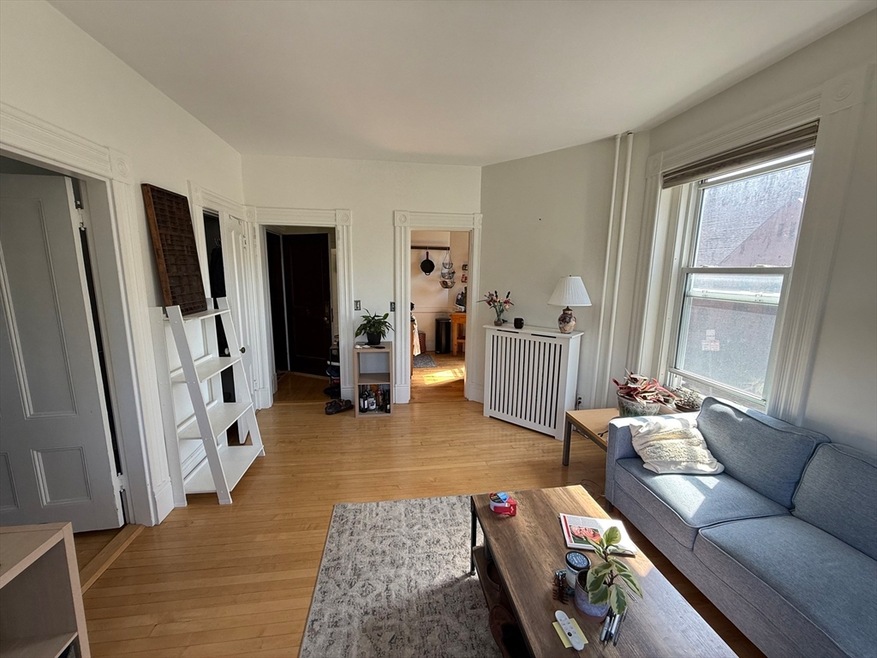 128 Magazine St unit 5, Cambridge, MA 02139 - photo 1