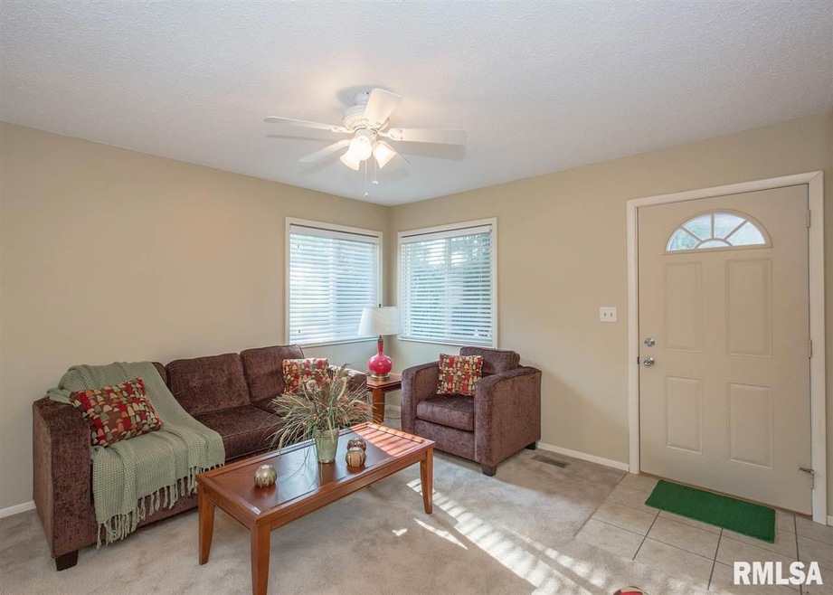 2410 W 59th St, Davenport, IA 52806 - photo 1