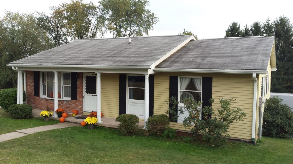 1120 Skyview Dr, Milton, PA 17847 - photo 1