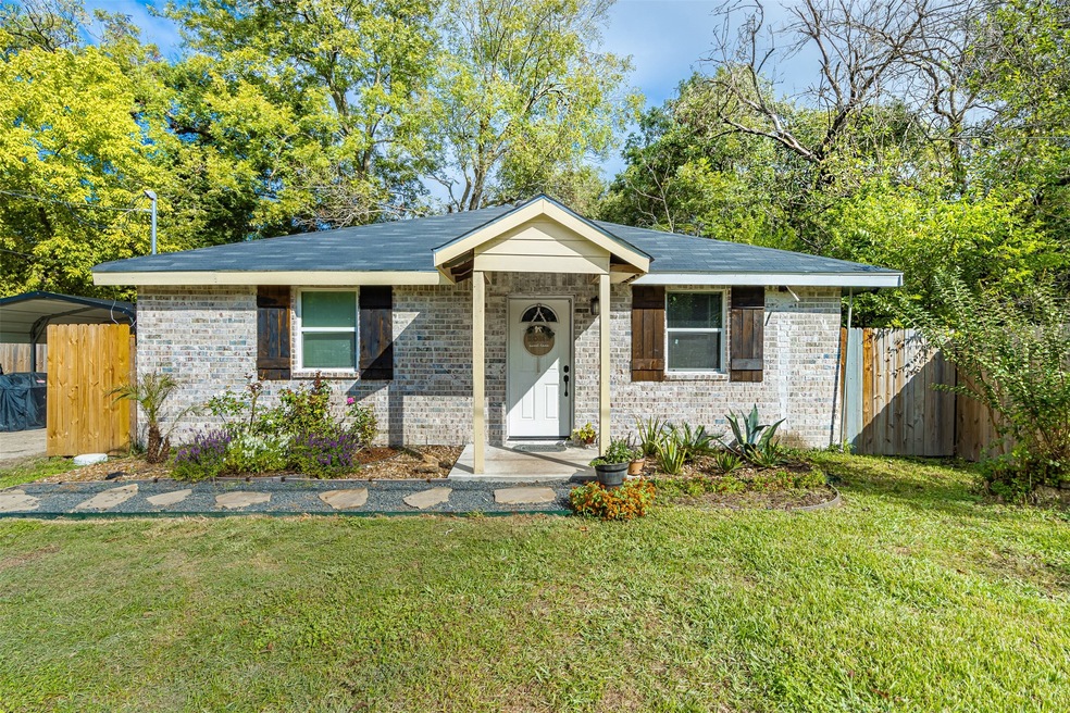 942 Ellington St, Houston, TX 77088 - photo 1