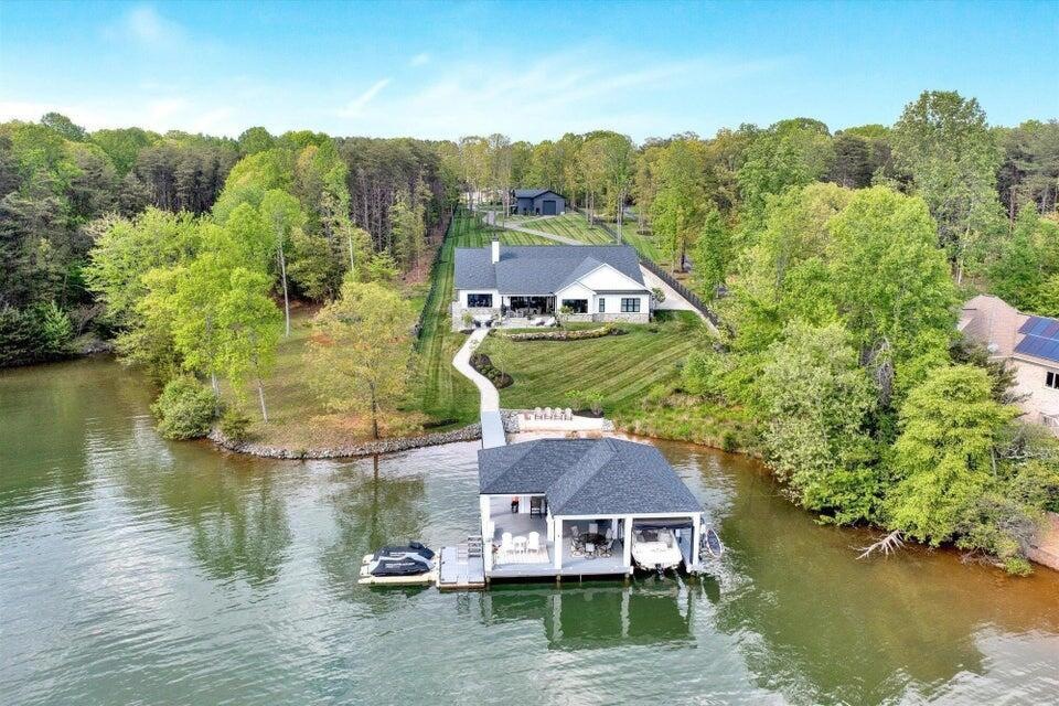 Sold $3,100,000 • Co-Listing Agent