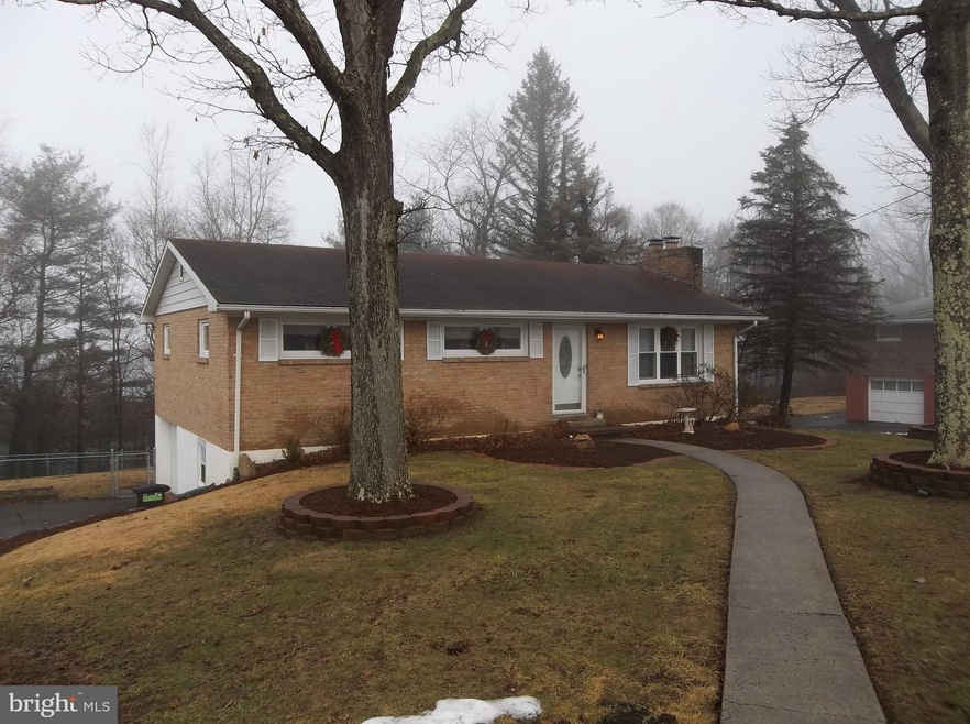 312 Sunset Dr, Cumberland, MD 21502 - photo 1