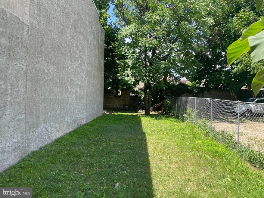 411 Chestnut St, Camden, NJ 08103 - photo 1