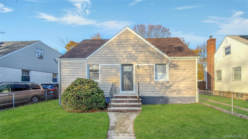 15 Circle Dr, Hempstead, NY 11550 - photo 1