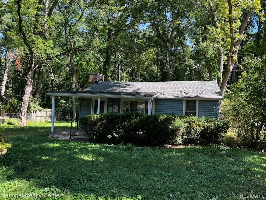 4155 Echo Dr, West Bloomfield, MI 48323 - photo 1