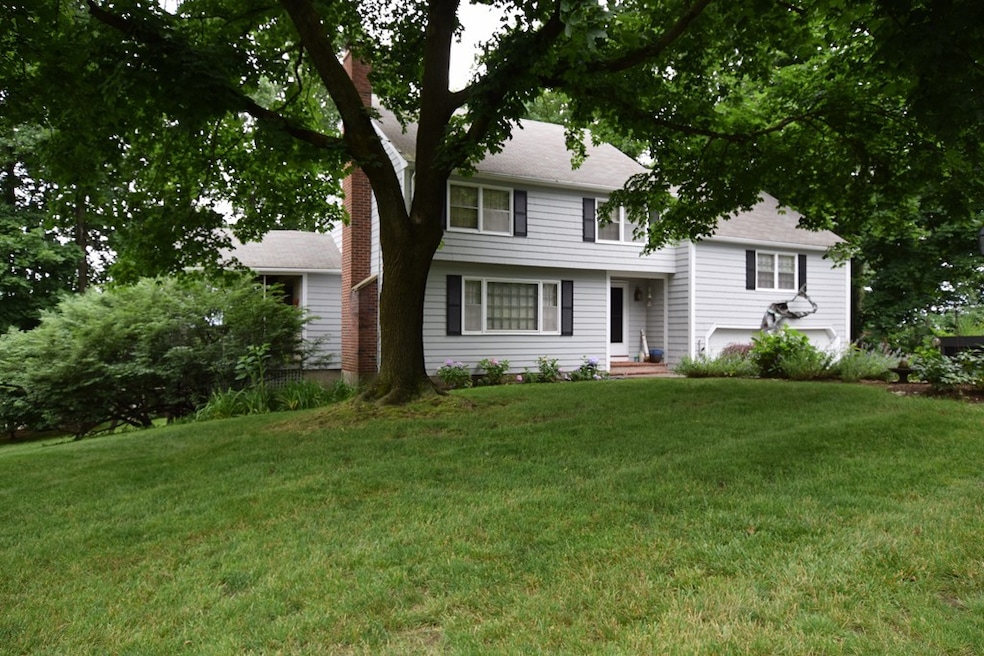 23 Maugus Hill Rd, Wellesley Hills, MA 02481 - photo 1