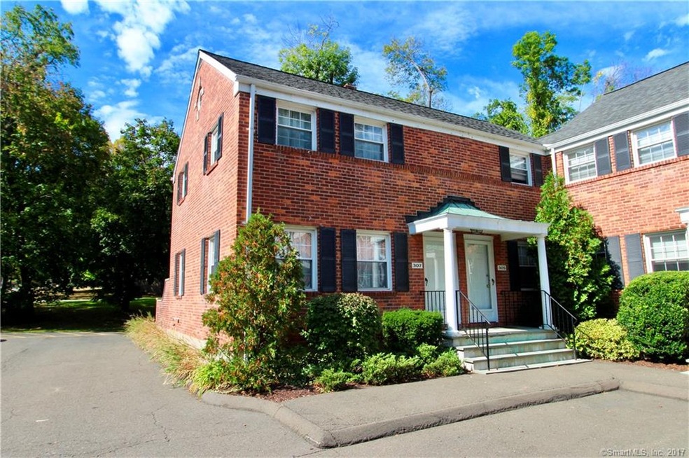 End Unit-Best Location In Complex