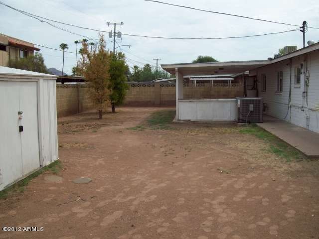 023-230102 - Backyard