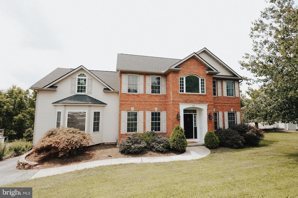 37 Sycamore Dr, Reading, PA 19606 - photo 1