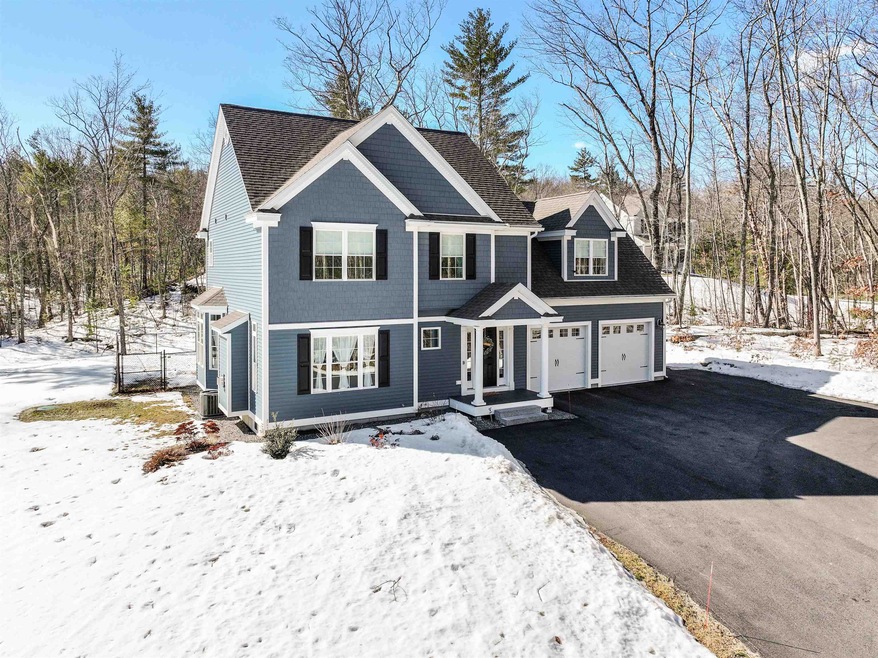 8 Green Road, Raymond NH 03077
