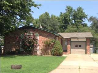 Cute All Brick and Vinyl Ranch