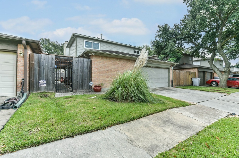 7834 Mauvewood Dr, Houston, TX 77040 - photo 1