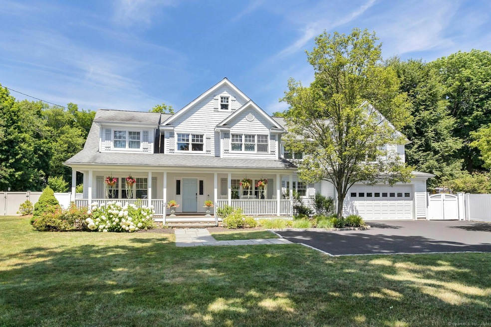 2611 Post Rd, Darien, CT 06820 - photo 1