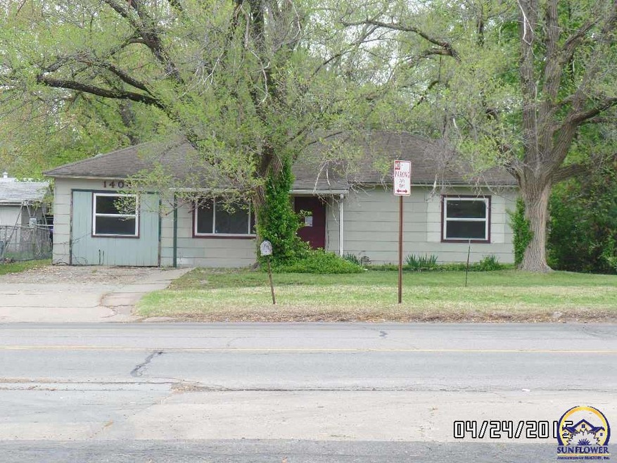 1404 SW 37th St, Topeka, KS 66611 - photo 1